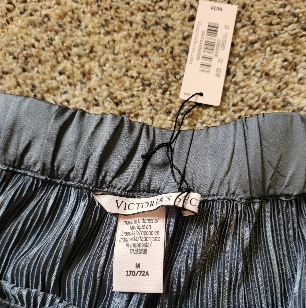Victoria's Secret Shimmery Intimate Pajama Shorts Size M NWT